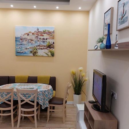 וארנה Апартамент Pink & Blue - 2Bdr With Balcony - Wi-Fi מראה חיצוני תמונה