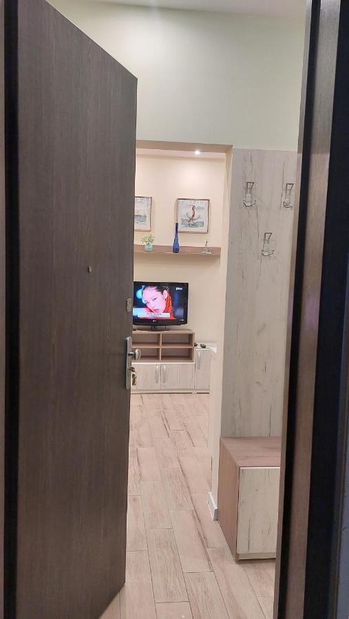 וארנה Апартамент Pink & Blue - 2Bdr With Balcony - Wi-Fi מראה חיצוני תמונה