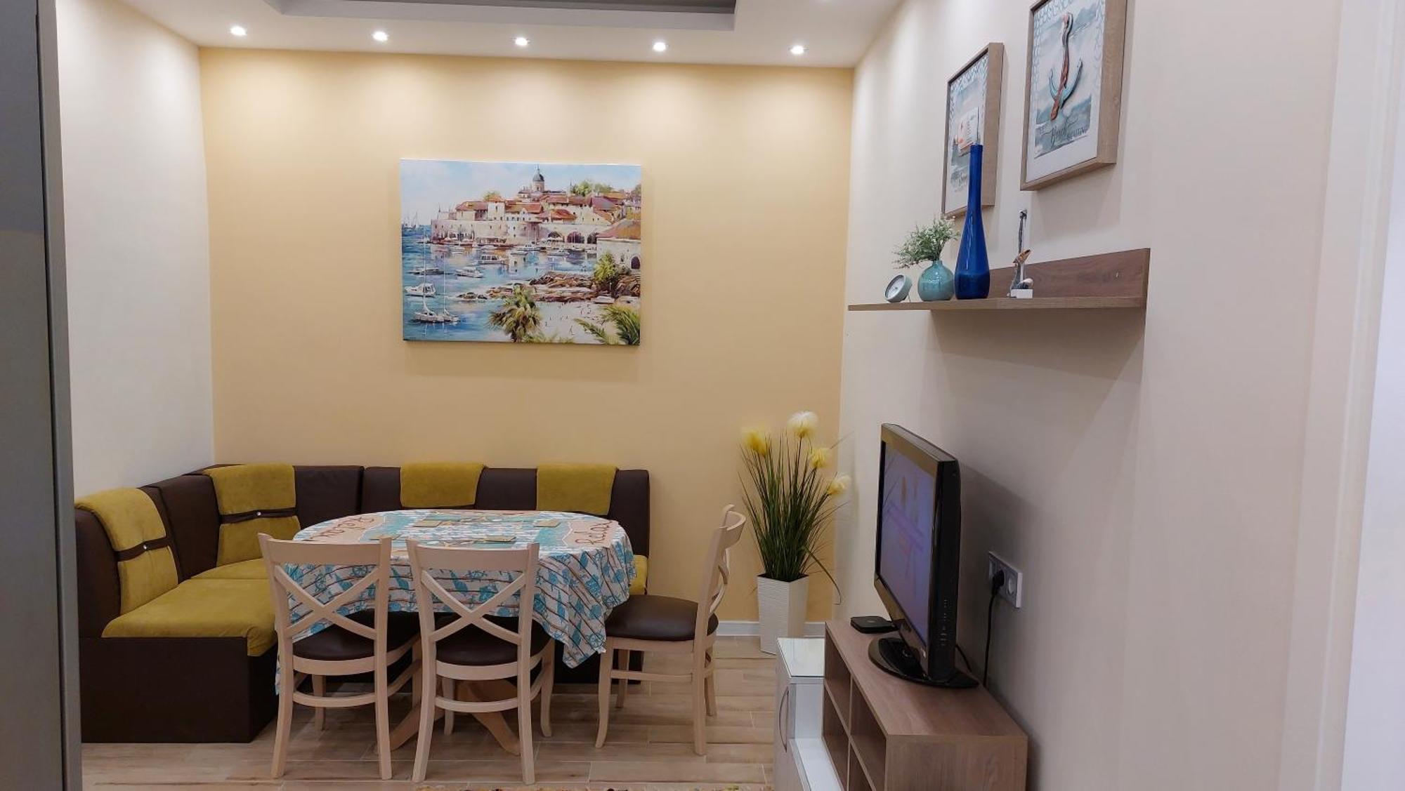 וארנה Апартамент Pink & Blue - 2Bdr With Balcony - Wi-Fi מראה חיצוני תמונה
